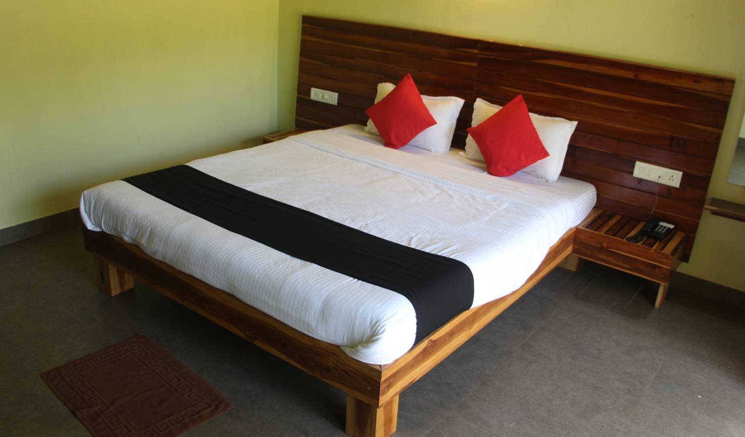 luxury resort near murudl