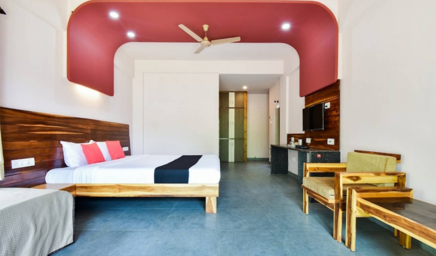 best resort in murud